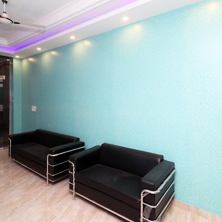 Oyo 25130 Hotel Royal Inn New Delhi Extérieur photo