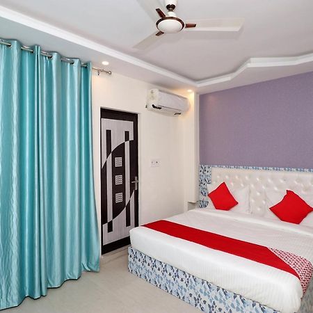 Oyo 25130 Hotel Royal Inn New Delhi Extérieur photo