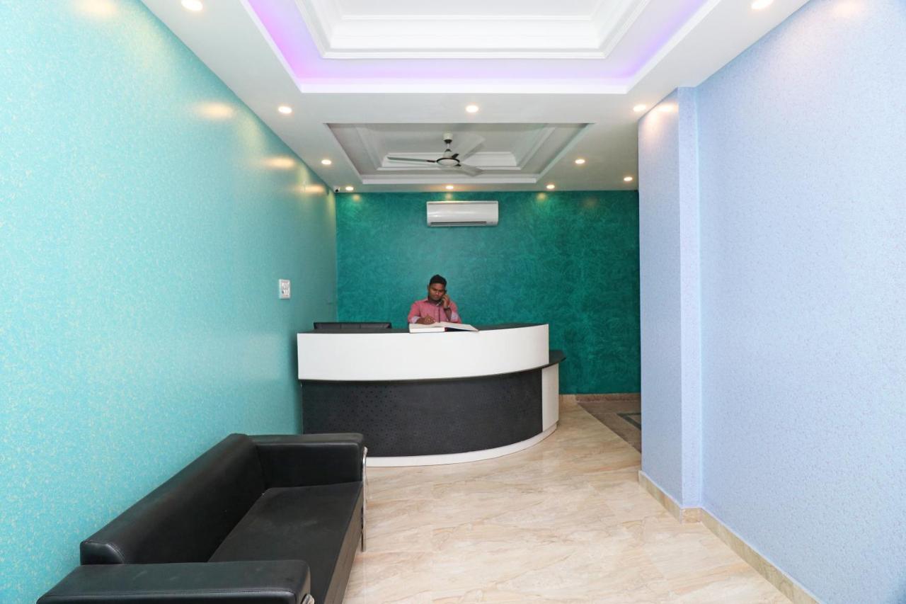 Oyo 25130 Hotel Royal Inn New Delhi Extérieur photo