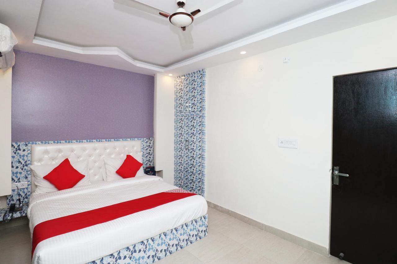 Oyo 25130 Hotel Royal Inn New Delhi Extérieur photo