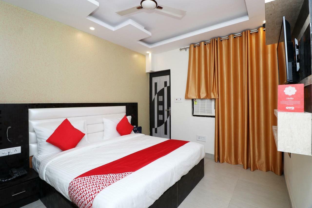Oyo 25130 Hotel Royal Inn New Delhi Extérieur photo