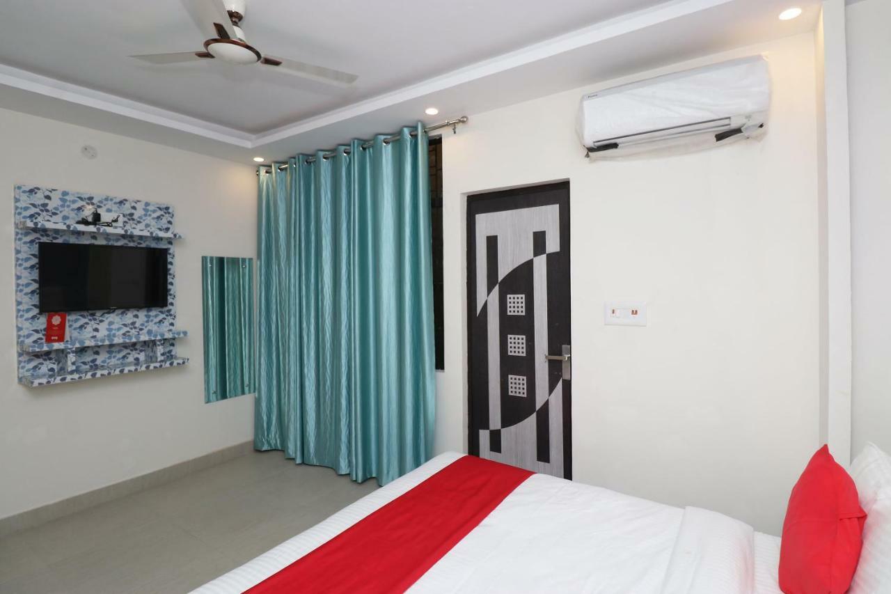 Oyo 25130 Hotel Royal Inn New Delhi Extérieur photo