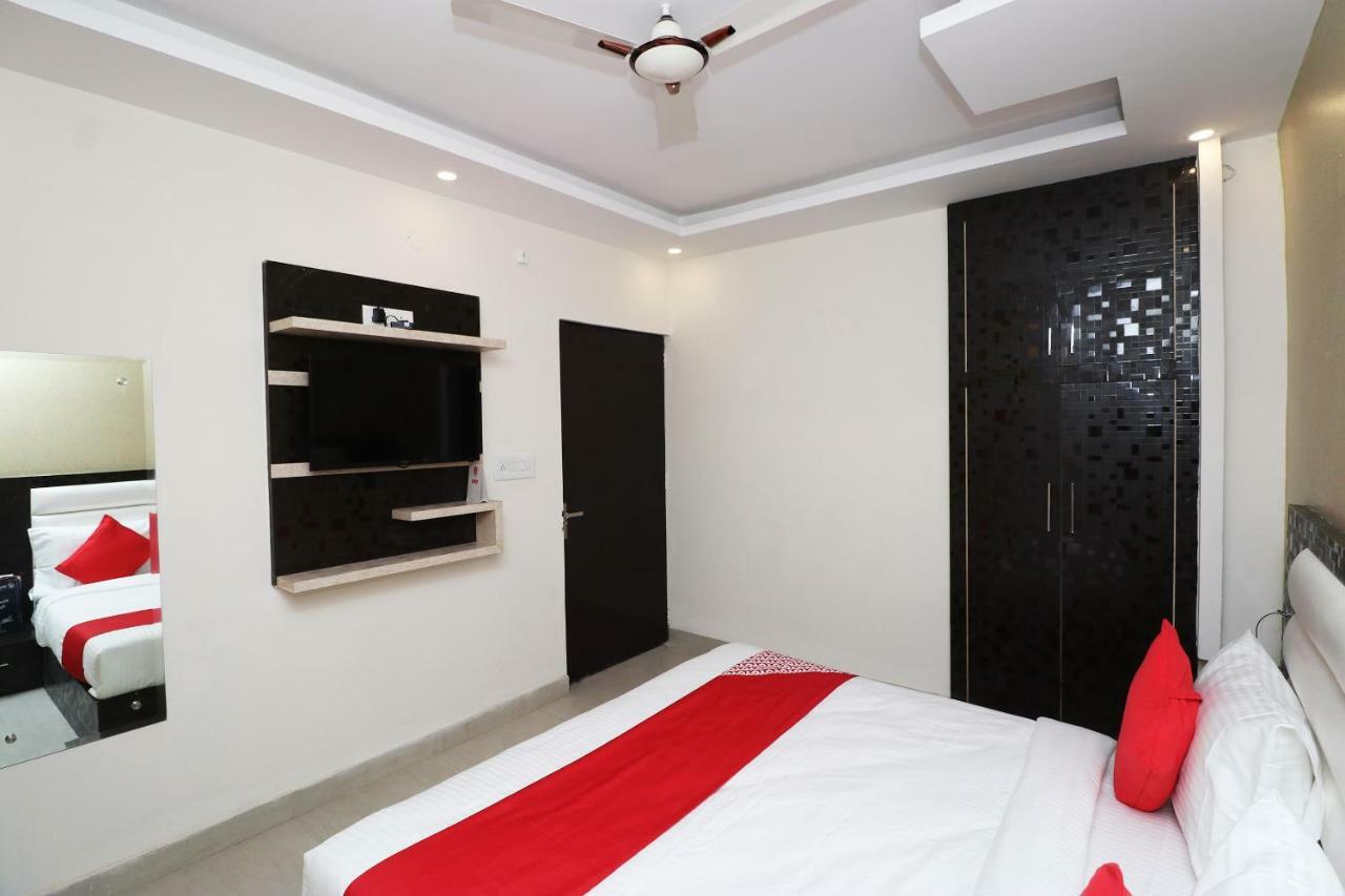 Oyo 25130 Hotel Royal Inn New Delhi Extérieur photo